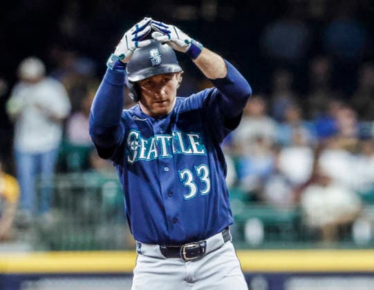 Seattle Mariners third baseman Brendan Donovan reacts after hitting a double in the first inning of the MLB, Baseball Herren, USA game between the Seattle Mariners and the Milwaukee Brewers at American Family Field in Milwaukee, Wisconsin on Tuesday, August 18, 2026.  MIL20260818803 TANNENxMAURY
