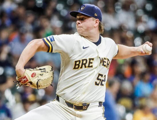 Milwaukee Brewers starting pitcher Kyle Harrison throws in the second inning of the MLB, Baseball Herren, USA game between the Seattle Mariners and the Milwaukee Brewers at American Family Field in Milwaukee, Wisconsin on Tuesday, August 18, 2026.  MIL20260818810 TANNENxMAURY