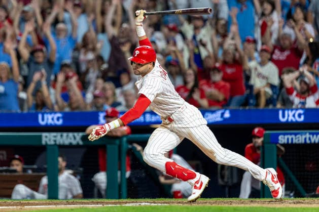 Sport Bilder des Tages #2 Philadelphia Phillies Justin Crawford follows through on an RBI single during the sixth inning of a baseball game against the Miami Marlins, Tuesday, Aug. 18, 2026, in Philadelphia, Pennsylvania.  PHI20260818017 LaurencexKesterson