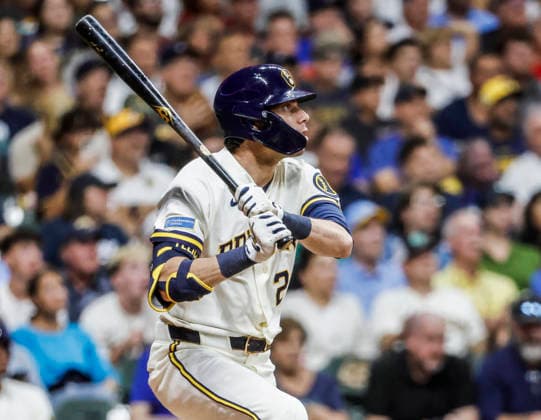 Milwaukee Brewers designated hitter Christian Yelich hits a three RBI home run in the fifth inning of the MLB, Baseball Herren, USA game between the Seattle Mariners and the Milwaukee Brewers at American Family Field in Milwaukee, Wisconsin on Tuesday, August 18, 2026.  MIL20260818820 TANNENxMAURY
