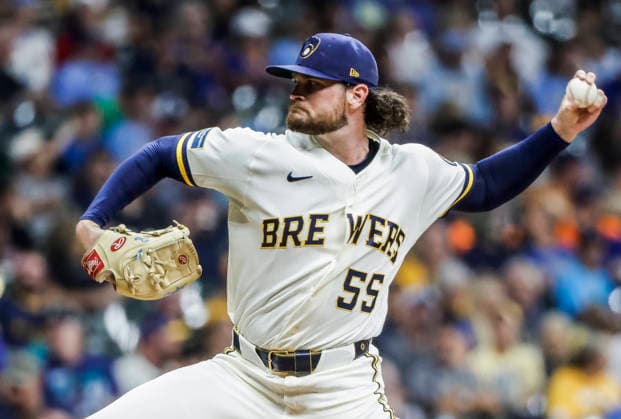 Milwaukee Brewers relief pitcher Shane Drohan throws in the sixth inning of the MLB, Baseball Herren, USA game between the Seattle Mariners and the Milwaukee Brewers at American Family Field in Milwaukee, Wisconsin on Tuesday, August 18, 2026.  MIL20260818822 TANNENxMAURY