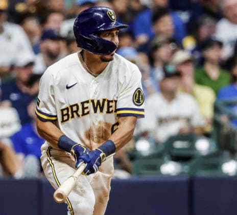 Milwaukee Brewers third baseman David Hamilton hits a three RBI home run in the sixth inning of the MLB, Baseball Herren, USA game between the Seattle Mariners and the Milwaukee Brewers at American Family Field in Milwaukee, Wisconsin on Tuesday, August 18, 2026.  MIL20260818825 TANNENxMAURY