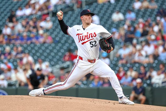 August 18th, 2026: Minnesota Twins starting pitcher Zebby Matthews (52) pitches against the Atlanta Braves in the first inning during a MLB, Baseball Herren, USA Baseball game between the Atlanta Braves and the Minnesota Twins at Target Field in Minneapolis, Minnesota. CSM MLB 2026: Braves Vs Twins AUG 18  - ZUMAc04_ 20260818_zma_c04_003 Copyright: xStevenxGarciax
