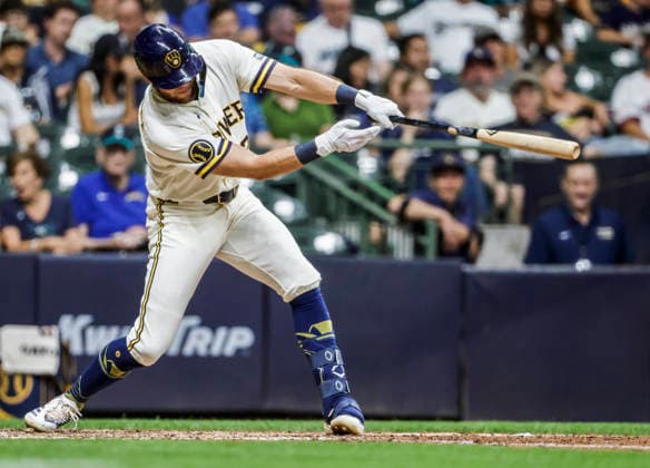 Milwaukee Brewers left fielder Brandon Lockridge hits a single in the seventh inning of the MLB, Baseball Herren, USA game between the Seattle Mariners and the Milwaukee Brewers at American Family Field in Milwaukee, Wisconsin on Tuesday, August 18, 2026.  MIL20260818833 TANNENxMAURY