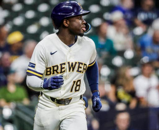 Milwaukee Brewers right fielder Luis Lara runs the bases after hitting his first major league home run in the eighth inning of the MLB, Baseball Herren, USA game between the Seattle Mariners and the Milwaukee Brewers at American Family Field in Milwaukee, Wisconsin on Tuesday, August 18, 2026. The Brewers shut out the Mariners 22-0.  MIL20260818836 TANNENxMAURY
