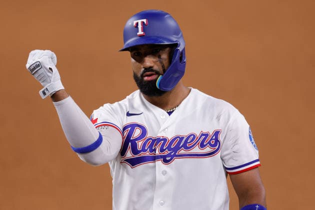 August 18, 2026, Arlington, Texas, USA: Texas Rangers second baseman EZEQUIEL DURAN (20) after a base hit in a baseball game, Tuesday, Aug. 18, 2026, in Arlington, Texas. Arlington USA - ZUMAa325 20260818_zsa_a325_020 Copyright: xDavidxBalleringxIix