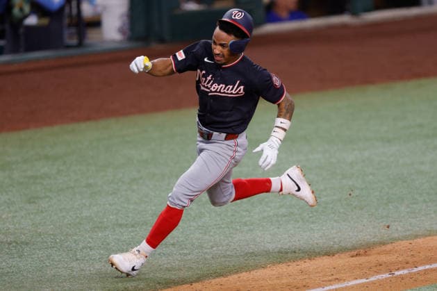 August 18, 2026, Arlington, Texas, USA: Washington Nationals shortstop NASIM NUNEZ (26) loses his hemet rounding third in a baseball game, Tuesday, Aug. 18, 2026, in Arlington, Texas. MLB, Baseball Herren, USA 2026 - Nationals 0:5 Rangers  - ZUMAa325 20260818_zsa_a325_031 Copyright: xDavidxBalleringxIix