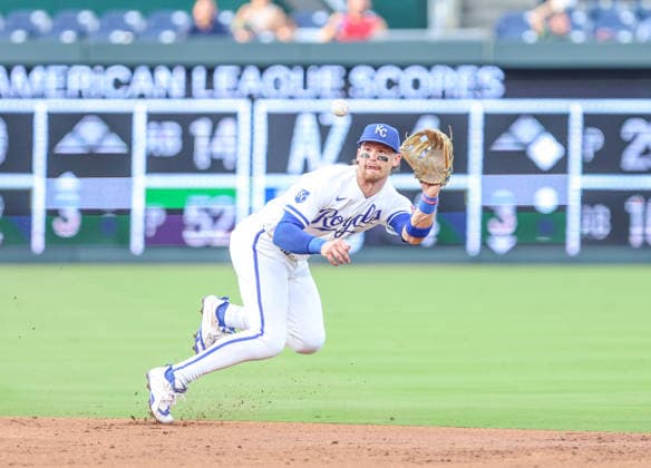 AUG 18, 2026: Kansas City Royals shortstop Bobby Witt Jr. (7) catches a line drive in the 3rd inning against the Athletics at Kauffman Stadium Kansas City, MO. CSM Kansas City United States - ZUMAc04_ 20260818_zma_c04_124 Copyright: xRomanxPunox