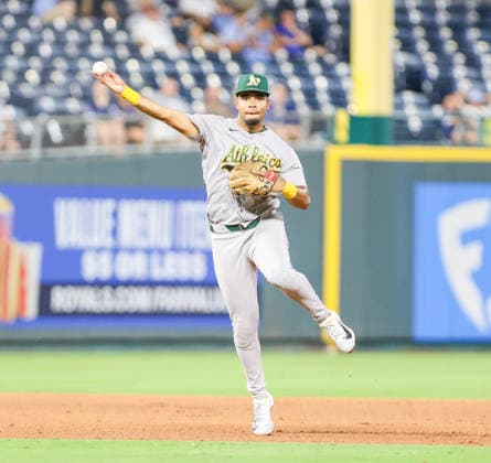 AUG 18, 2026: Athletics infielder Darell Hernaiz (2) fields and throw the ball to first base in the 7th inning against the Kansas City Royals at Kauffman Stadium Kansas City, MO. CSM MLB, Baseball Herren, USA 2026: Athletics Vs Royals Aug 18th  - ZUMAc04_ 20260818_zma_c04_138 Copyright: xRomanxPunox