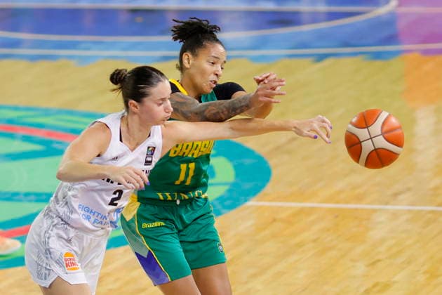 FIBA Women s Olympic Pre-Qualifying Tournament 2026 - New Zealand vs Brazil Emilia Shearer (L) of New Zealand in action against Emanuely Oliveira (R) of Brazil during a Group A basketball game of the FIBA Women s Basketball World Cup 2026 Pre-Qualifying Tournament between New Zealand and Brazil at the Arena Astros in Guadalajara, Mexico, 18 August 2026. GUADALAJARA Mexico  Copyright: xFRANCISCOxGUASCOx