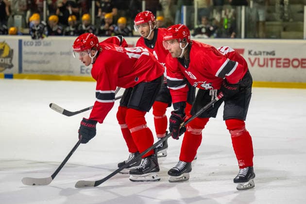 Coupe des Bains 2026 : Lausanne HC - Fischtown Pinguins Bremerhaven 18.08.2026, Yverdon-les-Bains, Patinoire d Yverdon-les-Bains, Coupe des Bains 2026 : Lausanne HC - Fischtown Pinguins Bremerhaven. Fust Raymond Taylor (19, Lausanne HC) Holdener Makai (4, Lausanne HC) and Fora Michael (20, Lausanne HC) during the edition of the coupe des bains between Lausanne HC and Fischtown Pinguins Bremerhaven the Tuesday 18.08.2026 at the Patinoire d Yverdon-les-Bains in Yverdon-les-Bains, Switzerland. Yverdon-les-Bains Patinoire d Yverdon-les-Bains Vaud Switzerland Copyright: xMediafabxPhotographyxFabricexDexGasperisx MEDIAFAB-HOCKEY-LHC-FPB-YVERDON-LES-BAINS-18.08.2026-0119