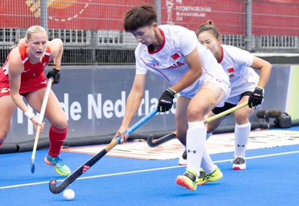 (260819) -- AMSTELVEEN, Aug. 19, 2026 -- Liu Chencheng of China (2nd L) competes during the FIH Hockey World Cup 2026 women s Pool D match between China and England in Amstelveen, the Netherlands, Aug. 18, 2026. (Photo by Xinhua) (SP)THE NETHERLANDS-AMSTELVEEN-FIH HOCKEY WORLD CUP-WOMEN-CHINA VS ENGLAND SylviaxLederer 