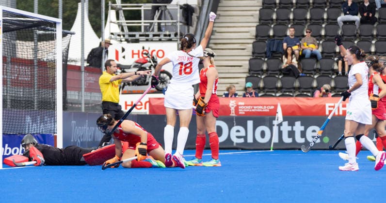 (260819) -- AMSTELVEEN, Aug. 19, 2026 -- Zou Meirong of China (C) celebrates a goal during the FIH Hockey World Cup 2026 women s Pool D match between China and England in Amstelveen, the Netherlands, Aug. 18, 2026. (Photo by Xinhua) (SP)THE NETHERLANDS-AMSTELVEEN-FIH HOCKEY WORLD CUP-WOMEN-CHINA VS ENGLAND SylviaxLederer 