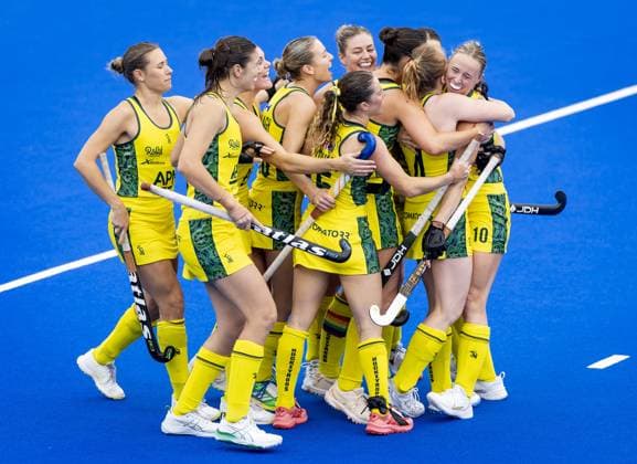 AMSTELVEEN - Abigail Wilson of Australia (R) celebrates the 1-2 during the group stage match at the Hockey World Cup between Chile and Australia at the Wagener Stadium. KOEN VAN WEEL ANP xVIxANPxSportx xxANPxIVx 565807559 originalFilename: 565807559.jpg