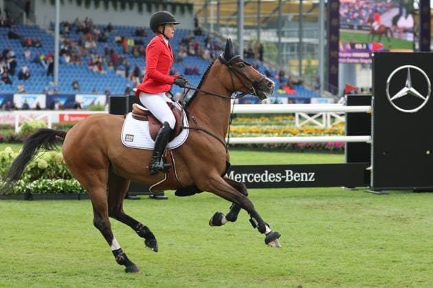 Sophie Hinners (GER, Deutschland) mit Pferd Iron Dames Singclair mit perfekten Ritt, 0 Fehler und zwischenzeitige Führung im 1 Springen der WM, Springen, FEI Jumping World Championship, WM, Weltmeisterschaft , Turkish Airlines-Prize, Einzel und Teamwertung, Jumping , AACHEN - FEI World Championships 2026, Weltfest des Pferdesports, Reitsport Weltmeisterschaft 2026, Aachen 2026, Welcome Home 2026, Aachener Soers, 11. bis 23. August 2026, Reitsport, 19.08.2026, Aachen Aachener Soers Deutschland *** Sophie Hinners (GER), Germany, riding Iron Dames Singclair, delivered a perfect ride with 0 faults and took the lead at one point in the first jumping competition of the World Championships, Jumping, FEI Jumping World Championship, Turkish Airlines Prize, Individual and Team Competitions, Jumping, AACHEN FEI World Championships 2026, World Festival of Equestrian Sports, 2026 Equestrian World Championships, Aachen 2026, Welcome Home 2026, Aachen Soers, August 11–23, 2026, Equestrian Sports, August 19, 2026, Aachen Soers, Germany