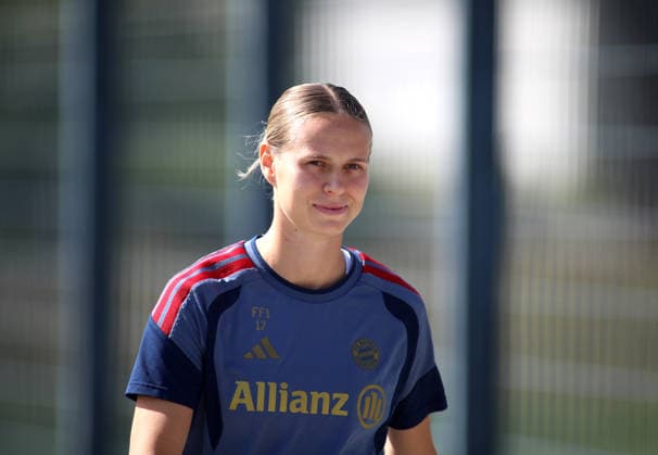 Fussball, Frauen, Saison 2026 2027, FC Bayern München, Training, Campus Klara Bühl Buehl (FC Bayern München) Kopf, Oberkörper *** Soccer, Women, 2026–2027 Season, FC Bayern Munich, Practice, Klara Bühl Campus, FC Bayern Munich Head, Upper Body