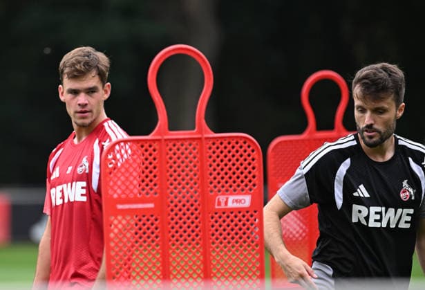 19.08.2026, xophax, Fussball 1.Bundesliga, 1.FC Koeln Geissbockheim , Gbh , Trainingsplätze, Training, Platz 1. Mannschaft hat frei, Trainingsfrei. Neuzugang Thijs Dallinga (1.FC Köln ) trainiert allein mit Leif Frach. Köln *** August 19, 2026, xophax, Soccer 1st Bundesliga, 1. FC Köln Geissbockheim, Gbh, Training Fields, Practice, Field 1: Team has the day off, No practice for new signing Thijs Dallinga; 1. FC Köln trains alone with Leif Frach in Cologne