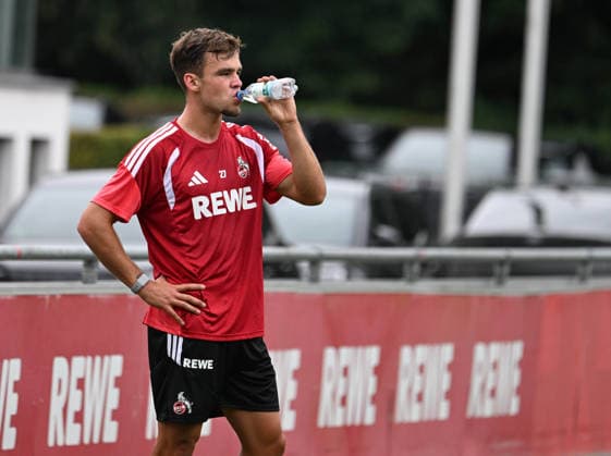 19.08.2026, xophax, Fussball 1.Bundesliga, 1.FC Koeln Geissbockheim , Gbh , Trainingsplätze, Training, Platz 1. Mannschaft hat frei, Trainingsfrei. Neuzugang Thijs Dallinga (1.FC Köln ) trainiert allein mit Leif Frach. Köln *** August 19, 2026, xophax, Soccer, Bundesliga 1, 1. FC Köln Geissbockheim, Gbh, Training Fields, Practice, Field 1: Team has the day off, No practice; New signing Thijs Dallinga of 1. FC Köln trains alone with Leif Frach in Cologne