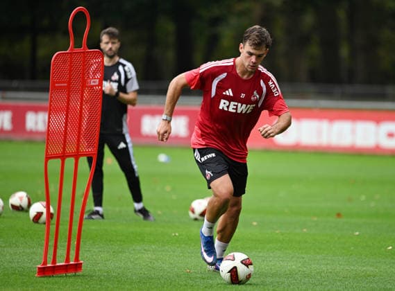 19.08.2026, xophax, Fussball 1.Bundesliga, 1.FC Koeln Geissbockheim , Gbh , Trainingsplätze, Training, Platz 1. Mannschaft hat frei, Trainingsfrei. Neuzugang Thijs Dallinga (1.FC Köln ) trainiert allein mit Leif Frach. Köln *** August 19, 2026, xophax, Soccer, Bundesliga 1, 1. FC Köln Geissbockheim, Gbh, Practice Fields, Practice, Field 1: Team has the day off, No practice; New signing Thijs Dallinga of 1. FC Köln practices alone with Leif Frach in Cologne