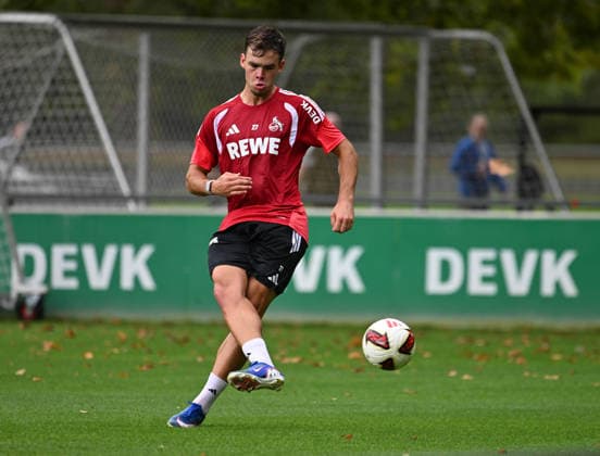 19.08.2026, xophax, Fussball 1.Bundesliga, 1.FC Koeln Geissbockheim , Gbh , Trainingsplätze, Training, Platz 1. Mannschaft hat frei, Trainingsfrei. Neuzugang Thijs Dallinga (1.FC Köln ) trainiert allein mit Leif Frach. Köln *** August 19, 2026, xophax, Soccer, Bundesliga 1, 1. FC Köln Geissbockheim, Gbh, Practice Fields, Practice, Field 1: Team has the day off, No practice; New signing Thijs Dallinga of 1. FC Köln practices alone with Leif Frach in Cologne