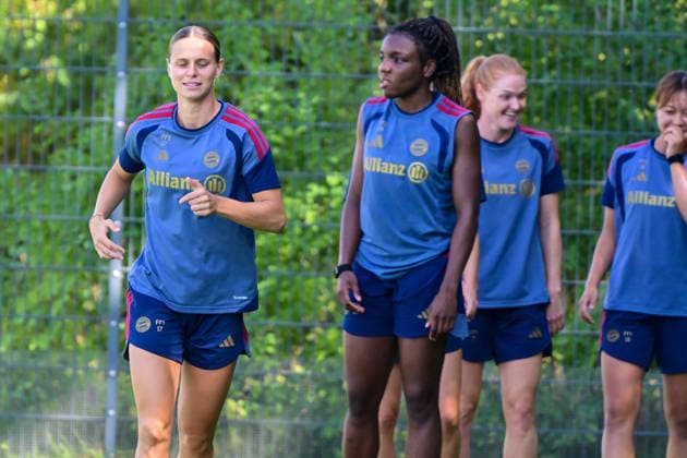 19.08.2026, München, Deutschland. Google Pixel Frauen-Bundesliga: Die FC Bayern Frauen absolvieren auf dem FC Bayern Campus eine Trainingseinheit vor dem Bundesliga-Saisonauftakt gegen den 1. FC Union Berlin. Klara Bühl (FC Bayern Frauen) *** August 19, 2026, Munich, Germany Google Pixel Women s Bundesliga The FC Bayern Women s team holds a training session at the FC Bayern Campus ahead of their Bundesliga season opener against 1. FC Union Berlin Klara Bühl FC Bayern Women s Team