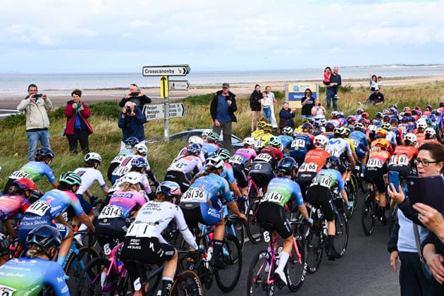 2026 Lloyds Tour of Britain Women Picture by Olly Hassell SWpix.com - 19 08 2026 - Cycling - UCI Women s World Tour - 2026 Lloyds Tour of Britain Women - Stage 1: Cockermouth to Cockermouth (158.9km) - The peloton pass by the coast Liverpool England Copyright: x xSWpix.comx(t axPhotographyxHubxLtd)xOllyxHassell SWpix.comx SWP-3030-18123