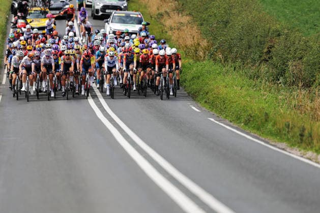 2026 Lloyds Tour of Britain Women Picture by Alex Whitehead SWpix.com - 19 08 2026 - Cycling - UCI Women s World Tour - 2026 Lloyds Tour of Britain Women - Stage 1: Cockermouth to Cockermouth (158.9km) - The peloton Liverpool England Copyright: x xSWpix.comx(t axPhotographyxHubxLtd)xAlexxWhitehead SWpix.comx SWP-3030-18132