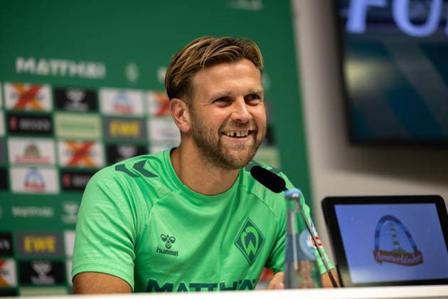 19.08.2026, GER, Fußball, Herren, 1. Bundesliga, Saison 2026 2027, Spielervorstellung, SV Werder Bremen Niclas Füllkrug ( Werder Bremen, 10) wird im Rahmen einer Pressekonferenz vorgestellt, Bremen Weserstadion Bremen Deutschland *** August 19, 2026, GER, Soccer, Men s, Bundesliga 1, 2026–2027 Season, Player Introduction, SV Werder Bremen s Niclas Füllkrug, No. 10, is introduced at a press conference at the Weserstadion in Bremen, Germany Copyright: xNordphotox xMaasx