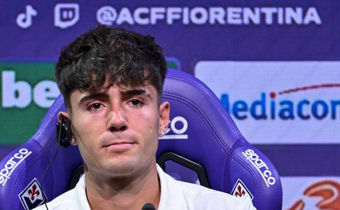 Foto IPP Lisa Guglielmi Firenze 19-08-2026 Calcio Fiorentina 2026 2027 presentazione del nuovo calciatore Victor Valdepenas nella foto Victor Valdepenas (Fiorentina) italy photo press world copyright italy ITALY  Copyright: xR4924_italyphotopressx