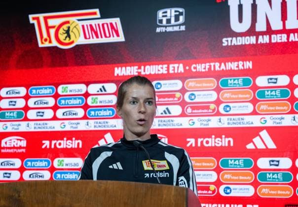 Fußball, Frauen, Saison 2026 2027, Google Pixel Frauen-Bundesliga, 1. FC Union Berlin, Pressekonferenz, Trainerin Marie-Louise Eta (1. Frauen 1. FC Union), 19.08.2026, *** Soccer, Women, 2026–2027 Season, Google Pixel Women s Bundesliga, 1. FC Union Berlin, Press Conference, Coach Marie Louise Eta, Women s 1. FC Union, August 19, 2026, Copyright: xMatthiasxKochx