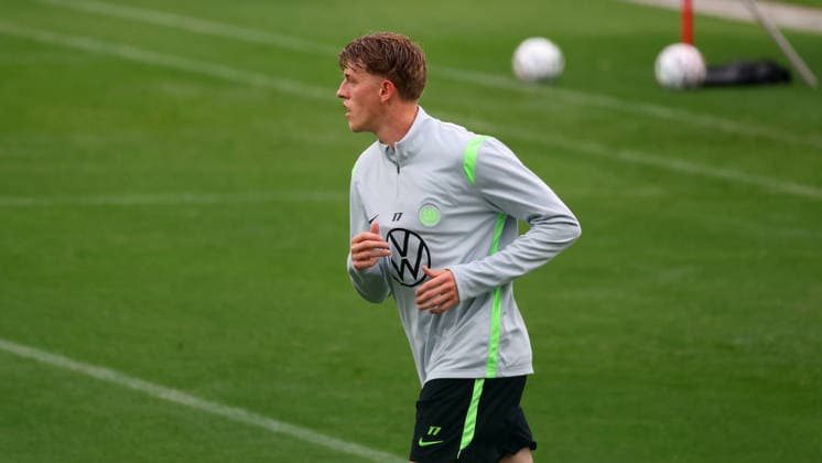VfL Training Wolfsburg, 19.08.2026, Fußball, Herren, Saison 2026 2027, 2. BL, VfL Wolfsburg, Training. Neuzugang Alexander Bernhardsson (VfL Wolfsburg) Niedersachsen Deutschland *** VfL Wolfsburg Training, August 19, 2026, Soccer, Men s, 2026–2027 Season, 2. Bundesliga, VfL Wolfsburg, Training with New Signing Alexander Bernhardsson, VfL Wolfsburg, Lower Saxony, Germany