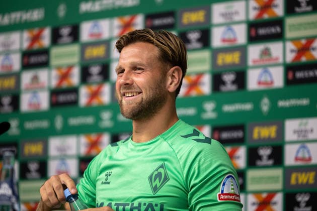 19.08.2026, GER, Fußball, Herren, 1. Bundesliga, Saison 2026 2027, Spielervorstellung, SV Werder Bremen Niclas Füllkrug ( Werder Bremen, 10) wird im Rahmen einer Pressekonferenz vorgestellt, Bremen Weserstadion Bremen Deutschland *** August 19, 2026, GER, Soccer, Men s, 1. Bundesliga, 2026–2027 Season, Player Introduction, SV Werder Bremen s Niclas Füllkrug, No. 10, is introduced at a press conference at the Weserstadion in Bremen, Germany Copyright: xNordphotox xMaasx
