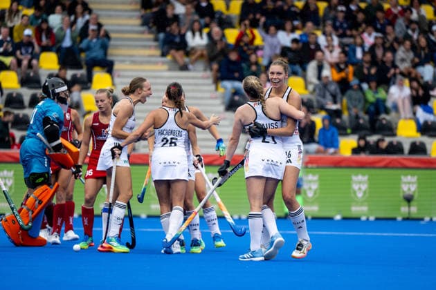 19.08.2026, BEL, Hockey, Frauen, FIH Weltmeisterschaft, Länderspiel, USA vs Deutschland Sara Strauss ( Deutschland, 21 ), Felicia Wiedermann ( Deutschland, 26 ), Johanna Hachenberg ( Deutschland, 25 ), Lisa Nolte ( Deutschland, 10 ) jubeln über das Tor zum 0:2, Wavre Belfius Arena Wallonisch-Brabant Belgien *** August 19, 2026, BEL, Field Hockey, Women s, FIH World Championship, International Match, USA vs. Germany Sara Strauss (Germany), 21, Felicia Wiedermann (Germany), 26, Johanna Hachenberg (Germany), 25, and Lisa Nolte (Germany), 10, celebrate the goal that makes the score 0–2 at the Wavre Belfius Arena in Walloon Brabant, Belgium Copyright: xNordphoto Memmlerx