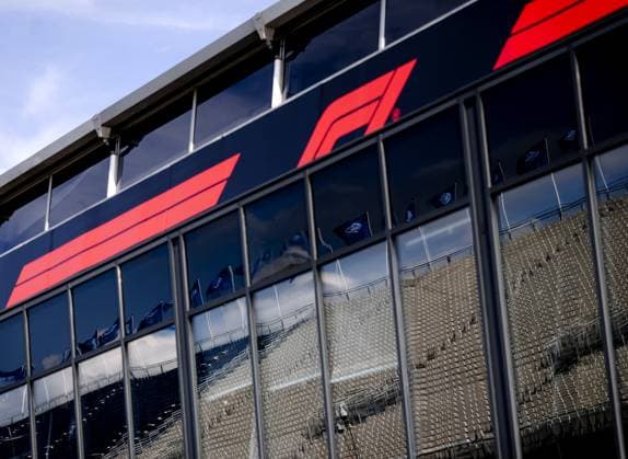 ZANDVOORT - Grandstands can be seen in a reflection in the run-up to the Dutch Grand Prix. The Formula 1 circus is returning to the Dutch seaside town. SEM VAN DER WAL ANP xVIxANPxSportx xxANPxIVx 565818885 originalFilename: 565818885.jpg