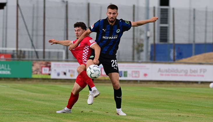 18.08.2026 - Fussball - 2. Bundesliga - Saison 2026 2027 - SpVgg Greuther Fürth Fuerth ( Kleeblatt ) - Training - - xwoxzix - Randolf Riesen (21, FSV Zwickau ) Doni Edon Arifi (28, SpVgg Greuther Fürth ) *** August 18, 2026 Soccer 2. Bundesliga 2026–2027 Season SpVgg Greuther Fürth Fürth Kleeblatt Training xwoxzix Randolf Riesen 21, FSV Zwickau Doni Edon Arifi 28, SpVgg Greuther Fürth