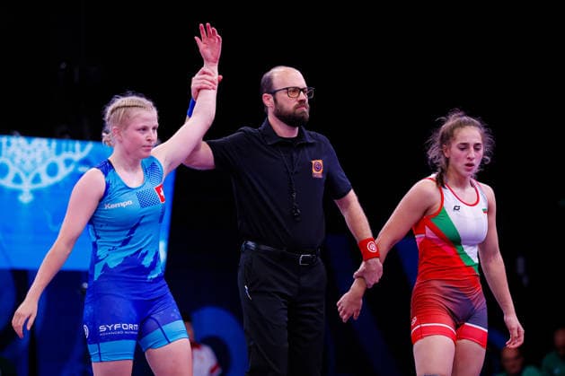 U20 World Championships 55kg WW - Anja Epp (SUI) df. Nataliya Kostadinova Boyadzhieva (BUL) *** U20 World Championships, 55 kg Open Weight: Anja Epp (SUI) def. Nataliya Kostadinova Boyadzhieva (BUL) Copyright: xKostadinxAndonovx