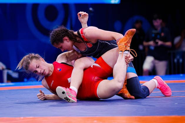 U20 World Championships 62kg WW - Ozdenur Ozmez (TUR) df. Viktoria Foeldesiova (SVK) *** U20 World Championships, 62 kg Open Weight: Ozdenur Ozmez (TUR) defeated Viktoria Foeldesiova (SVK) Copyright: xKostadinxAndonovx