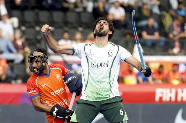 AMSTELVEEN - Sufyan Khan of Pakistan celebrates his goal during the group stage match at the Hockey World Cup between Pakistan and India at the Wagener Stadium. BAS CZERWINSKI ANP xVIxANPxSportx xxANPxIVx 565820606 originalFilename: 565820606.jpg