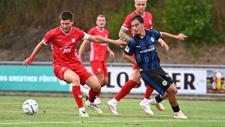 18.08.2026 - Fussball - 2. Bundesliga - Saison 2026 2027 - SpVgg Greuther Fürth Fuerth ( Kleeblatt ) - Training - - xwoxzix - Sonny Ziemer (25, FSV Zwickau ) Olgherto Balliu (45, SpVgg Greuther Fürth ) *** August 18, 2026 Soccer 2. Bundesliga 2026–2027 Season SpVgg Greuther Fürth Fürth Kleeblatt Training xwoxzix Sonny Ziemer 25, FSV Zwickau Olgherto Balliu 45, SpVgg Greuther Fürth