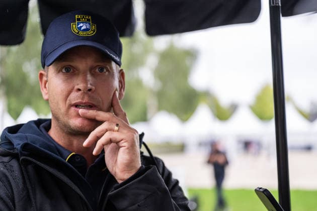 260819 Henrik Ankarcrona, head coach of the Swedish national jumping team, in mixed zone after the team and individual jumping qualifier round one during day 9 of the 2026 FEI World Championships on August 19, 2026 in Aachen. Photo: Emma Wallskog BILDBYRAN kod EW EW0689 ridsport equestrian rid-vm 2026 2026 fei world championships bbeng ridsport-vm hoppning jumping *** August 19, 2026: Henrik Ankarcrona, head coach of the Swedish national show jumping team, in the mixed zone after the first round of the team and individual show jumping qualifiers on Day 9 of the 2026 FEI World Championships on August 19, 2026 in Aachen. Photo by Emma Wallskog. BILDBYRAN code EW EW0689. equestrian sports, 2026 World Championships, 2026 FEI World Championships, BBENG, equestrian sports, World Championships, show jumping  Copyright: EMMAxWALLSKOG BB260819EW137