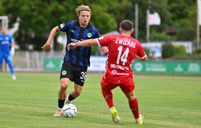 18.08.2026 - Fussball - 2. Bundesliga - Saison 2026 2027 - SpVgg Greuther Fürth Fuerth ( Kleeblatt ) - Training - - xwoxzix - Philipp Müller (36, SpVgg Greuther Fürth ) Nick Breitenbücher (14, FSV Zwickau ) *** August 18, 2026 Soccer 2. Bundesliga 2026–2027 Season SpVgg Greuther Fürth (Füroth Kleeblatt) Practice xwoxzix Philipp Müller 36, SpVgg Greuther Fürth Nick Breitenbücher 14, FSV Zwickau