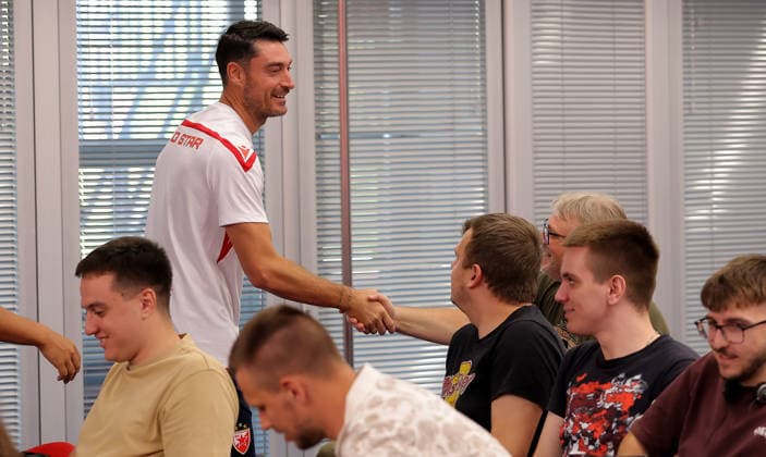 Crvena Zvezda v Viktoria Plzen, UEFA Europa League, play-offs, 1st leg Season 2026 2027 Belgrade, Serbia. 19th August, 2026. Crvena Zvezda s head coach Albert Riera prior to the UEFA Europa League, play-offs, 1st leg football match between Crvena Zvezda (Red Star) and Viktoria Plzen at the Rajko Mitic Stadium on August 19, 2026 in Belgrade, Serbia. Belgrade Serbia Copyright: xPedjaxMilosavljevicx x