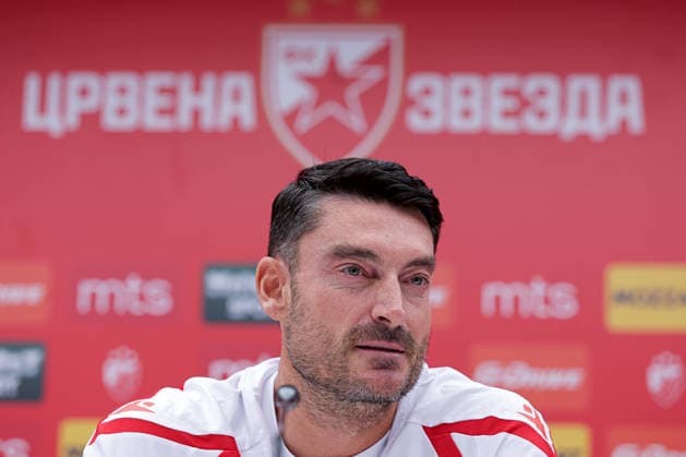Crvena Zvezda v Viktoria Plzen, UEFA Europa League, play-offs, 1st leg Season 2026 2027 Belgrade, Serbia. 19th August, 2026. Crvena Zvezda s head coach Albert Riera prior to the UEFA Europa League, play-offs, 1st leg football match between Crvena Zvezda (Red Star) and Viktoria Plzen at the Rajko Mitic Stadium on August 19, 2026 in Belgrade, Serbia. Belgrade Serbia Copyright: xPedjaxMilosavljevicx x