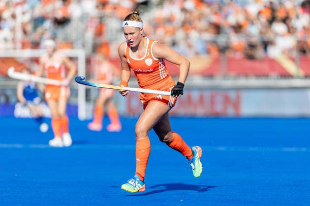 Netherlands Women v Japan Women - FIH Hockey World Cup AMSTELVEEN, NETHERLANDS - AUGUST 19: Pien Dicke of Netherlands during the FIH Hockey World Cup match between Netherlands Women and Japan Women at Wagener Stadion on August 19, 2026 in Amstelveen, Netherlands. Amstelveen Wagener Stadion Netherlands Content not available for redistribution in The Netherlands directly or indirectly through any third parties. Copyright: xMarcelxvanxPlateringenx