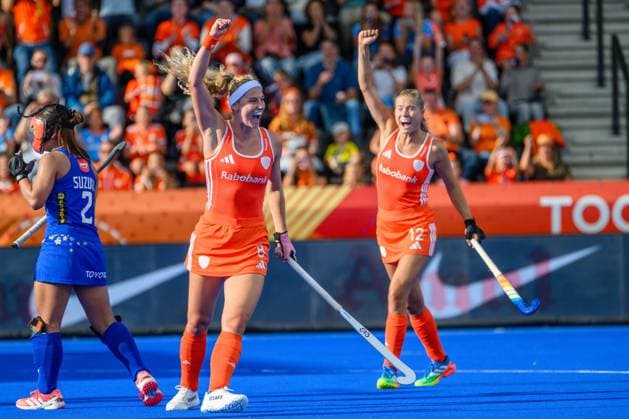 AMSTELVEEN, 19-08-2026, Wagener Stadion, FIH Hockey World Cup 2026 Women, 2026. Yibbi Jansen and Luna Fokke celebrating the goal scored during the game Netherlands - Japan (women). Netherlands - Japan (women)  x205850790x Copyright: