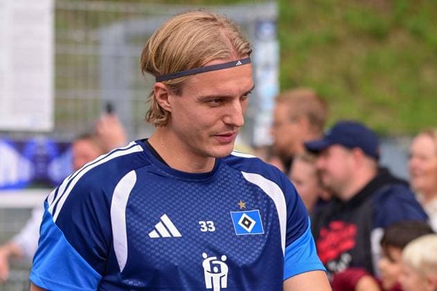 Neuzugang Sebastiaan Bornauw ( HSV ) Deutschland , Hamburg , Volksparkstadion Trainingsgelände , Fussball , 1. Bundesliga , Training des Hamburger SV *** New Signing Sebastiaan Bornauw, HSV Germany, Hamburg, Volksparkstadion Training Facility, Soccer, Bundesliga 1, Hamburger SV Training