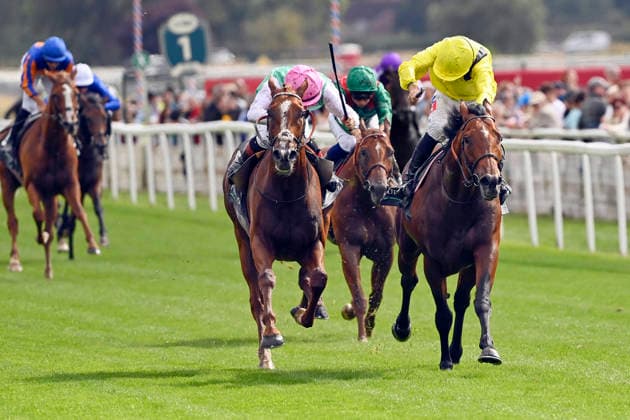 19.08.2026, York, North Yorkshire, GBR - Item with Colin Keane (pink cap) up wins the Juddmonte International Stakes. York racecourse. (Pferd, Jockey, Item, Keane, Sieg, Ziel, Zielankunft) 260819C940YORK.JPG *** August 19, 2026, York, North Yorkshire, UK: Horse wearing a pink cap, ridden by Colin Keane, wins the Juddmonte International Stakes at York Racecourse. Horse, Jockey, Horse, Keane, Victory, Finish, Finish Line 260819C940YORK JPG
