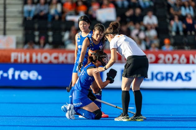 Netherlands Women v Japan Women - FIH Hockey World Cup AMSTELVEEN, NETHERLANDS - AUGUST 19: Saki Tanaka, Miyu Suzuki and Maho Ueno of Japan during the FIH Hockey World Cup match between Netherlands Women and Japan Women at Wagener Stadion on August 19, 2026 in Amstelveen, Netherlands. Amstelveen Wagener Stadion Netherlands Content not available for redistribution in The Netherlands directly or indirectly through any third parties. Copyright: xMarcelxvanxPlateringenx
