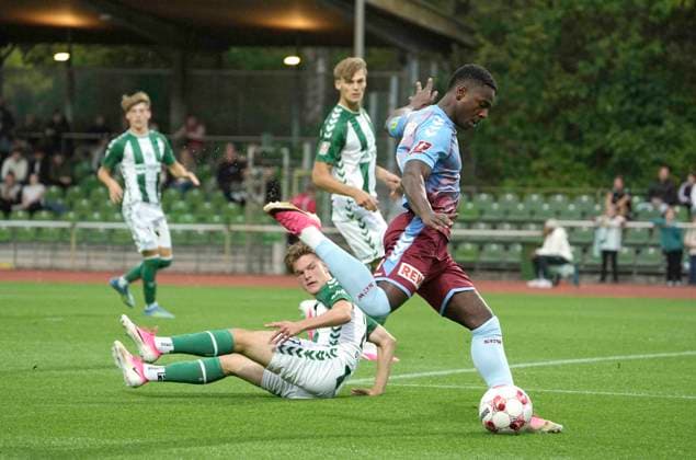 Foto : Ibrahim ALI (Weiche) gegen Jannes OSSADNIK Bremen Fussball Regionalliga Nord , 4. Spieltag am Mi. 19.08.2026 Werder Bremen II - SG Weiche Flensburg *** Photo: Ibrahim ALI Weiche vs. Jannes OSSADNIK, Bremen Regional League North, Matchday 4 on Wed, Aug 19, 2026, Werder Bremen II vs. SG Weiche Flensburg