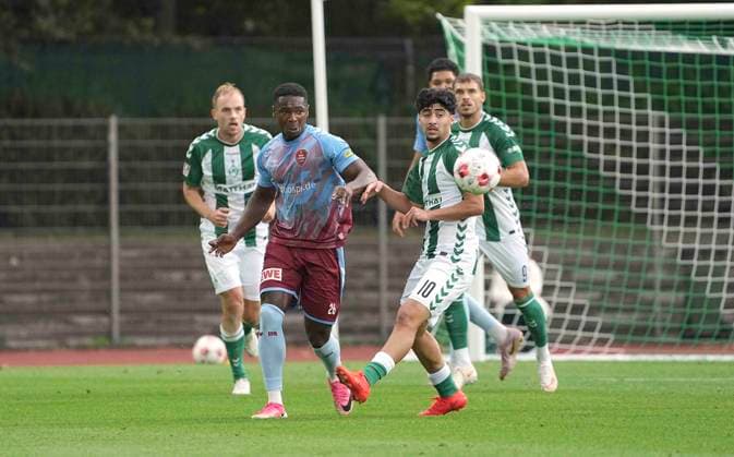 Foto : Darwin Kaan SOYLU (rechts) gegen Ibrahim ALI (Weiche) Fussball Regionalliga Nord , 4. Spieltag am Mi. 19.08.2026 Werder Bremen II - SG Weiche Flensburg *** Photo: Darwin Kaan SOYLU (right) vs. Ibrahim ALI Weiche, Regionalliga Nord soccer, Matchday 4 on Wed, Aug 19, 2026: Werder Bremen II vs. SG Weiche Flensburg